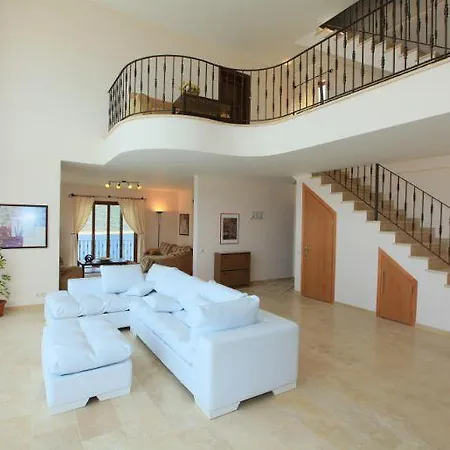 Lara Villa Kas